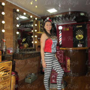 Arlequín rojo rombos negros