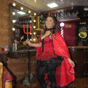 Diabla roja con tutu negro