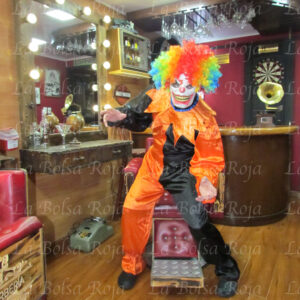 Payaso naranja negro